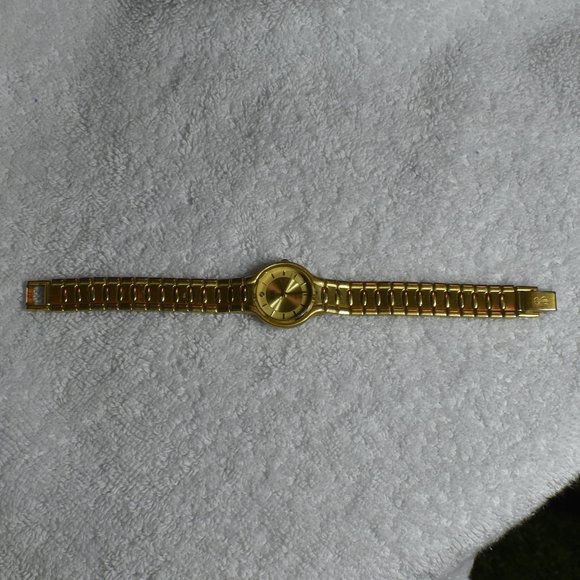 Vintage 1980s Bill Blass Gold Tone Quartz Watch main image 4